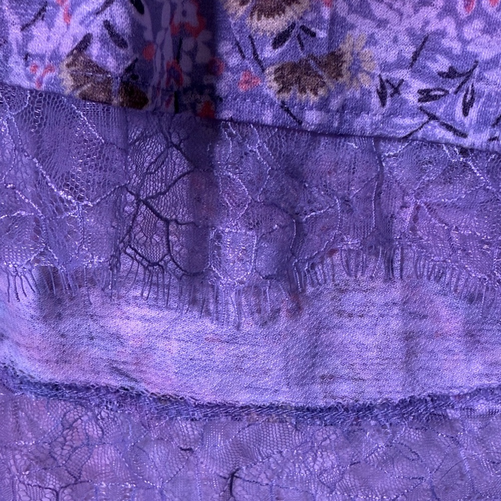 LC Lauren Conrad Floral Short Sleeve Top - Lavender and Pink - Picture 4 of 5